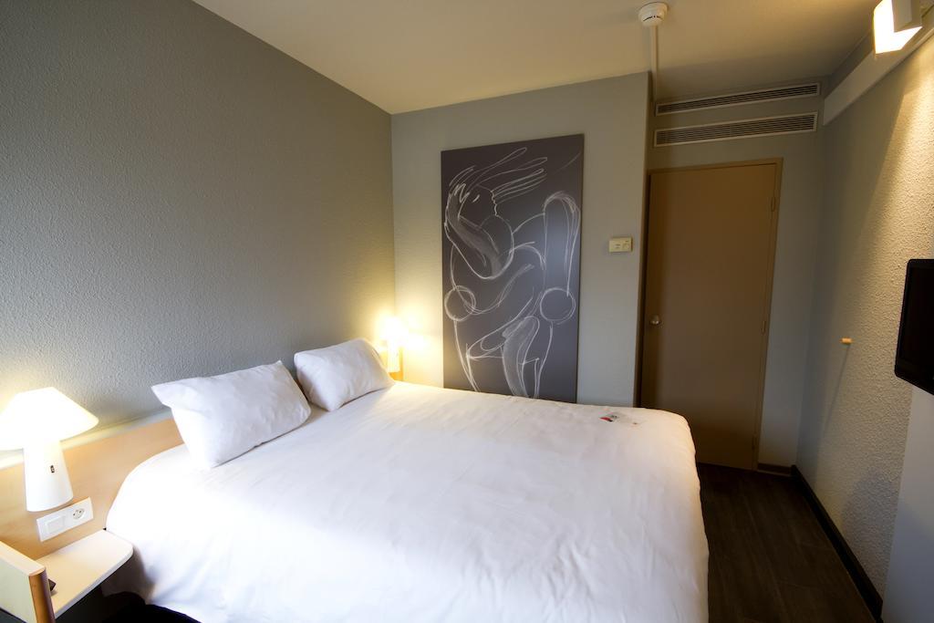 Ibis Bayonne Centre Hotel Room photo